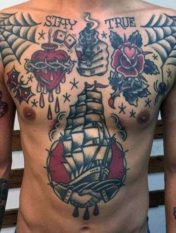 Laivan vatsa tatuointi