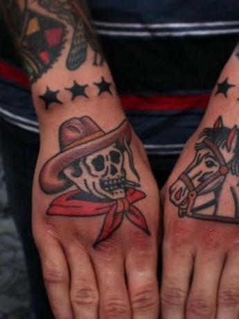 Tradičné tetovanie na kostry 