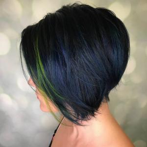 19 najúžasnejších modro -čiernych farieb vlasov z roku 2021