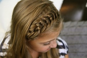 The Knotted Braid Headband | Back-to-School frisyrer