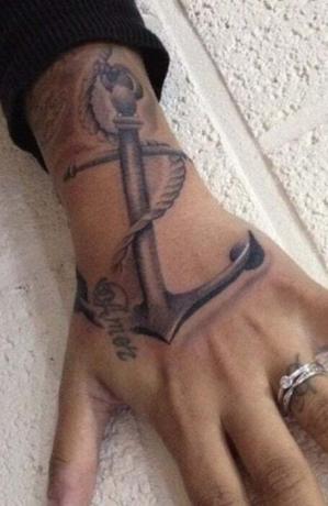 Tetování kotvy ruky1