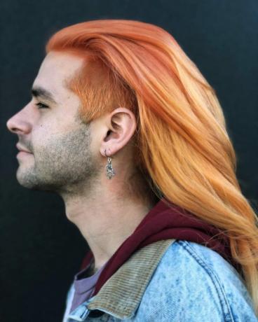 oranžová a broskyňová farba na vlasy roztaví 