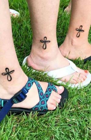 Tatuagem de cruz infinita1