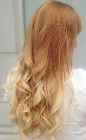 jahodová blondínka do bielej blond ombre na dlhé vlasy