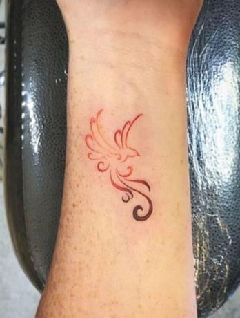 Tatuaje De Fénix En La Muñeca