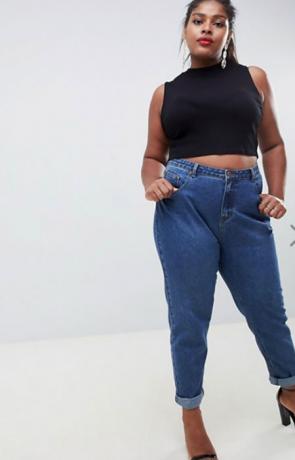 Boohoo Plus – Mom-Jeans mit hohem Bund in mittlerer Waschung