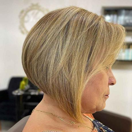 Haarschnitt für dicke Damen über 50 mit dickem Haar