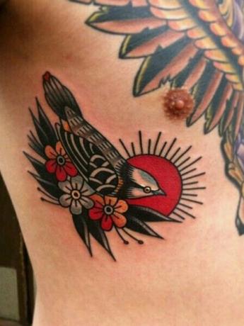 Tradicinė paukščių tatuiruotė