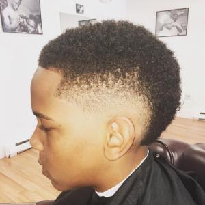 20 trendiga frisyrer för svarta barn 2021