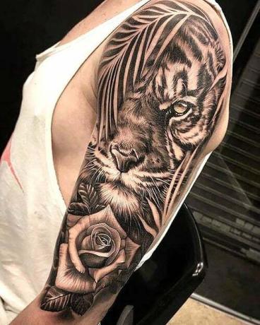 Tatuaż tygrysa z pół rękawa