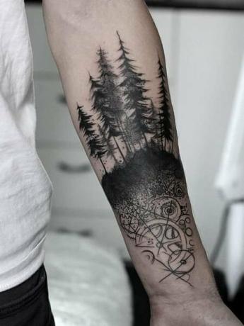 Татуировка с ръкав на дърво