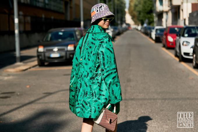 Milánsky týždeň módy, jar, leto 2019, pouličný štýl (130 z 137)