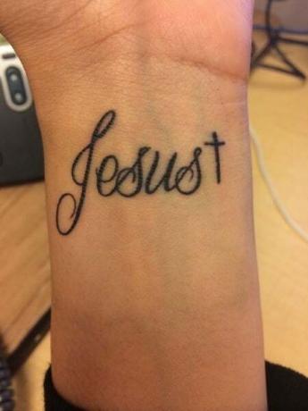 Tatuajes pequeños de Jesús 1