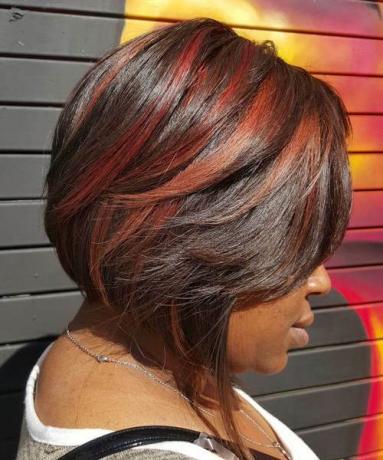 Dvojfarebná červená Balayage pre tmavé vlasy