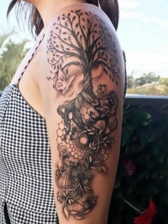 Tatuaj cu jumătate de mânecă în copac 