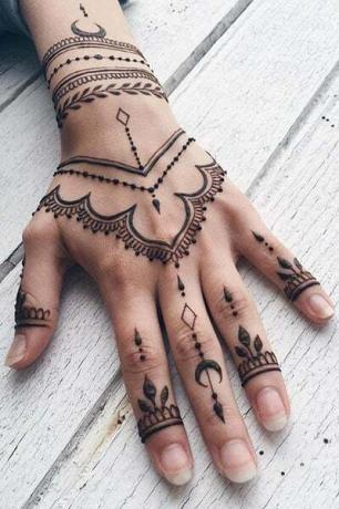 Tetovanie na ruky hennou