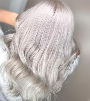 15 maneiras de obter a tendência de cabelos loiros gelados em 2021