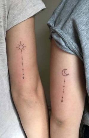 Tetovanie zodpovedajúce slnku a mesiacu