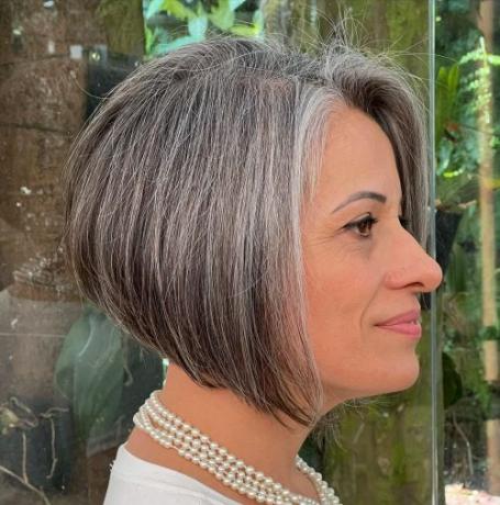 30 ідей коротких сивих зачісок, які варто порадувати у 2023 році