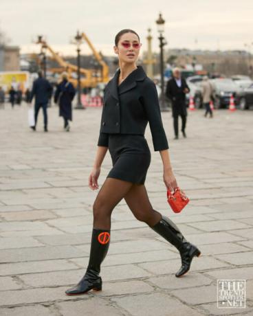 Parížsky týždeň módy jeseň zima 2022 týždeň módy ženy v pouličnom štýle 4