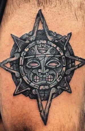 Aztécke tetovanie slnka a mesiaca 