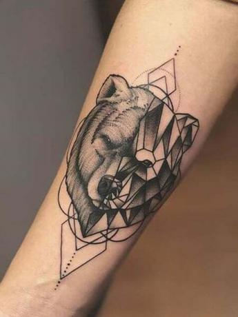 Geometrické medvědí tetování