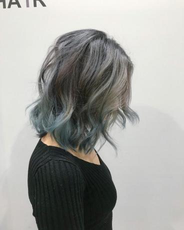 Slika ombre iz jeklenih sivih las do ramen