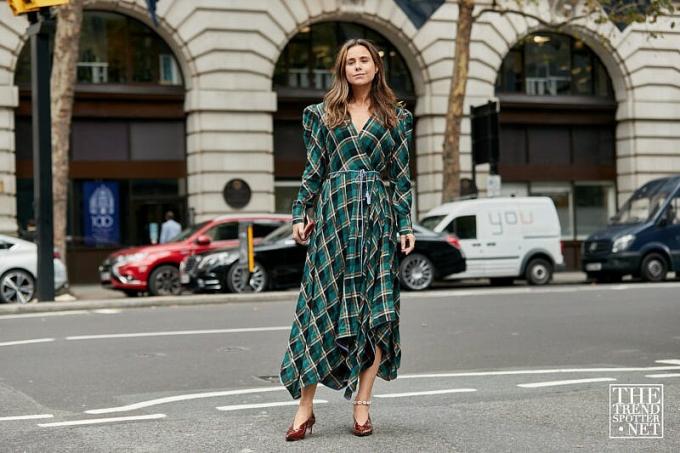 Ulični stil Londonskog tjedna mode proljeće ljeto 2019. (6 od 59)