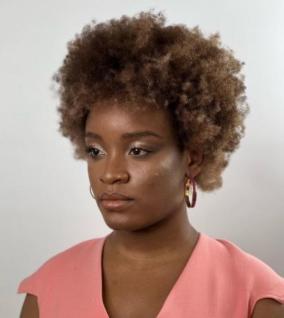 كيفية تغطية الشعر الرمادي على الشعر الأفريقي الأمريكي