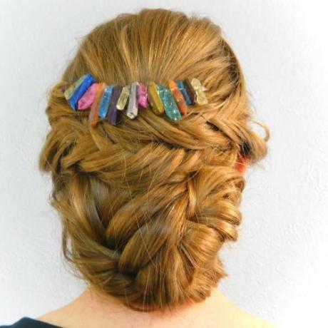 20 kreative måter å bruke smykker i håret ditt - TheRightHairStyles