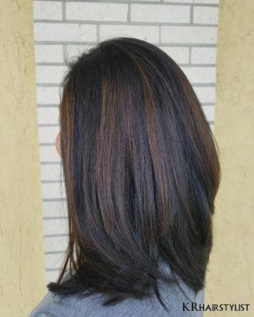 Čokoládová brunetka na vlasy po ramena