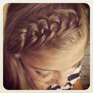 The Knotted Headband: Cute & Easy Girls Hairstyles