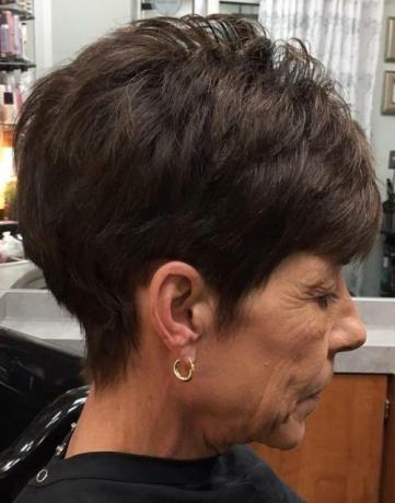 Pixie Hairstyle για ηλικιωμένες γυναίκες