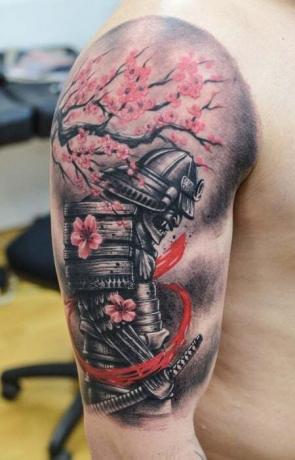 Samurai flor de cerezo tatuaje
