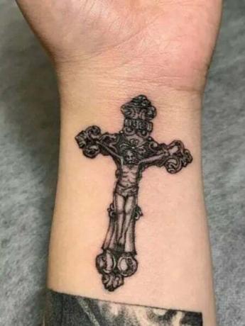 jesus cruz tatuaje