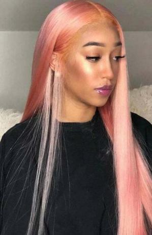 Rovné ružové vlasy