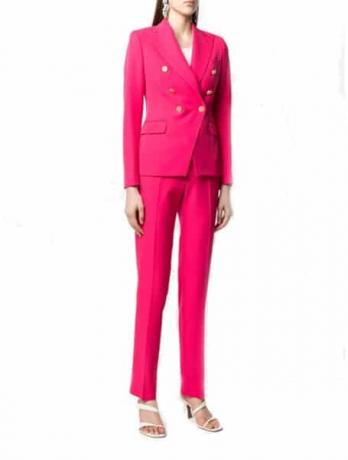 गर्म गुलाबी सूट