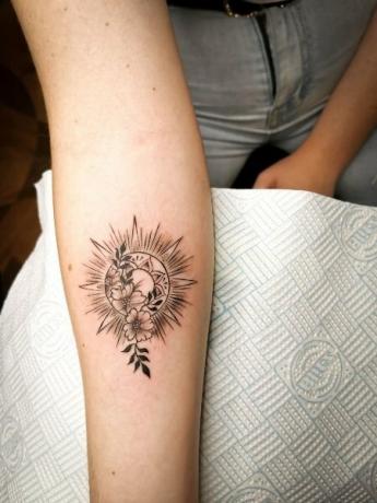 Mandala saulės tatuiruotė vyrams
