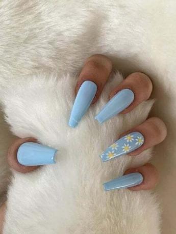 Baby Blue Nails with Daisy Feature Art 