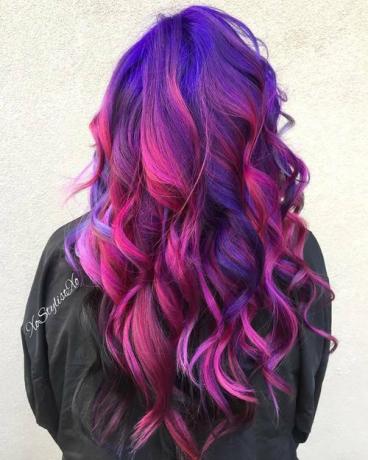青とピンクの髪の色