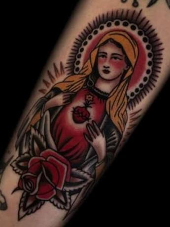 Uskonnollinen tatuointi 