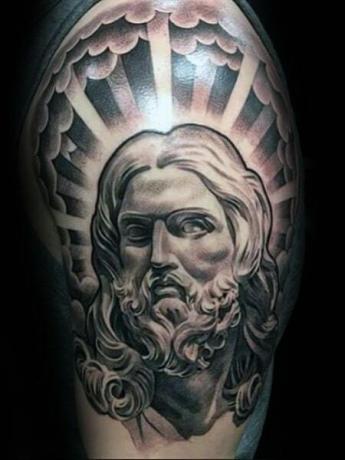 Jėzaus ir šviesos spindulių tatuiruotė