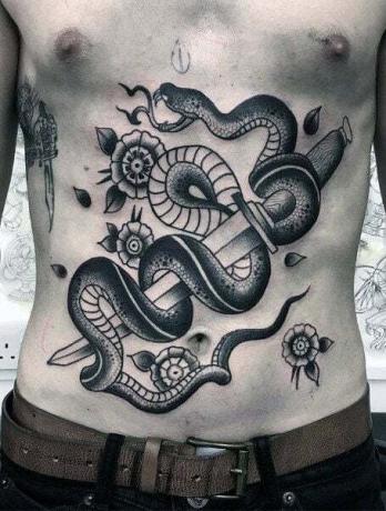 Käärme vatsan tatuointi 1