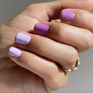 20 oszałamiających fioletowych wzorów paznokci do wypróbowania