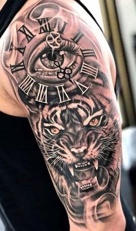 Tiger tetovanie s rímskym číslom 2