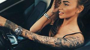 महिलाओं के लिए 24 लोकप्रिय आस्तीन टैटू