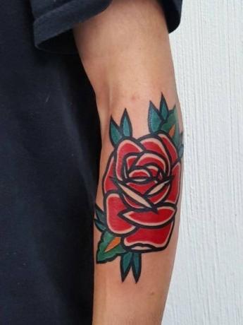 Tradičné ružové tetovanie 