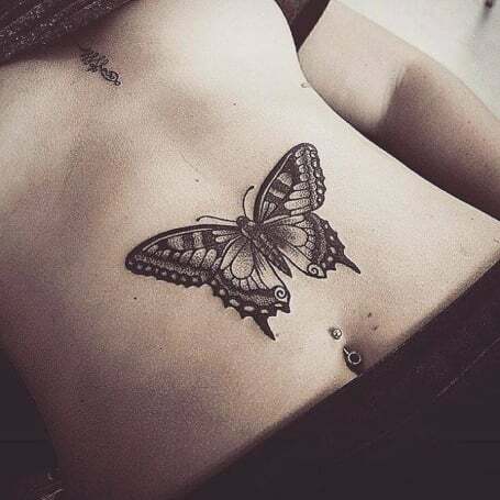Tetovanie na brucho motýľa