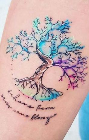 Moteriška unikali gyvybės medžio tatuiruotė
