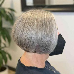 17 stilvolle Wedge-Haarschnitte für Frauen über 70